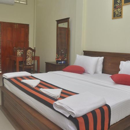 The Max Villa Negombo Buitenkant foto