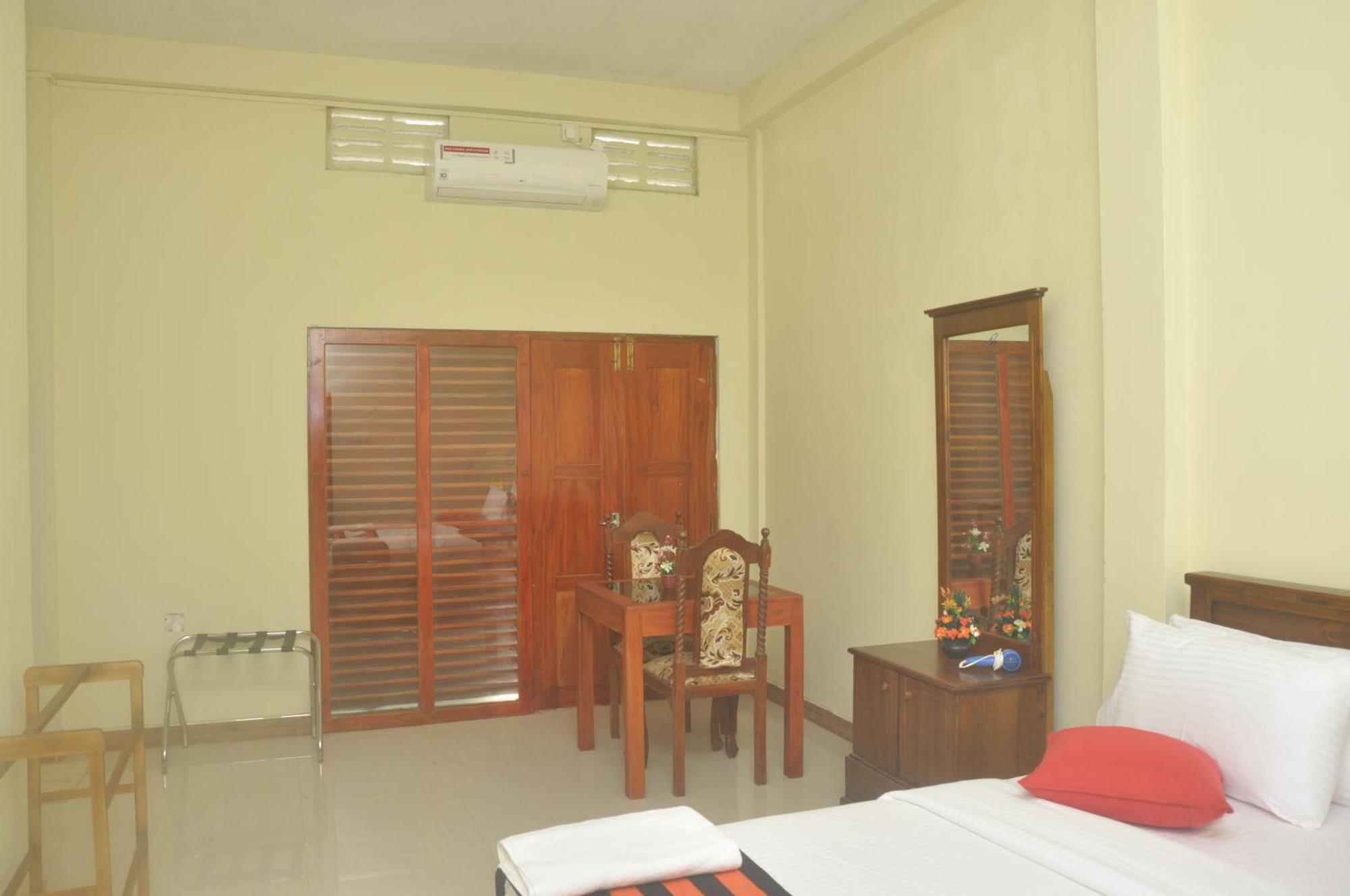 The Max Villa Negombo Buitenkant foto