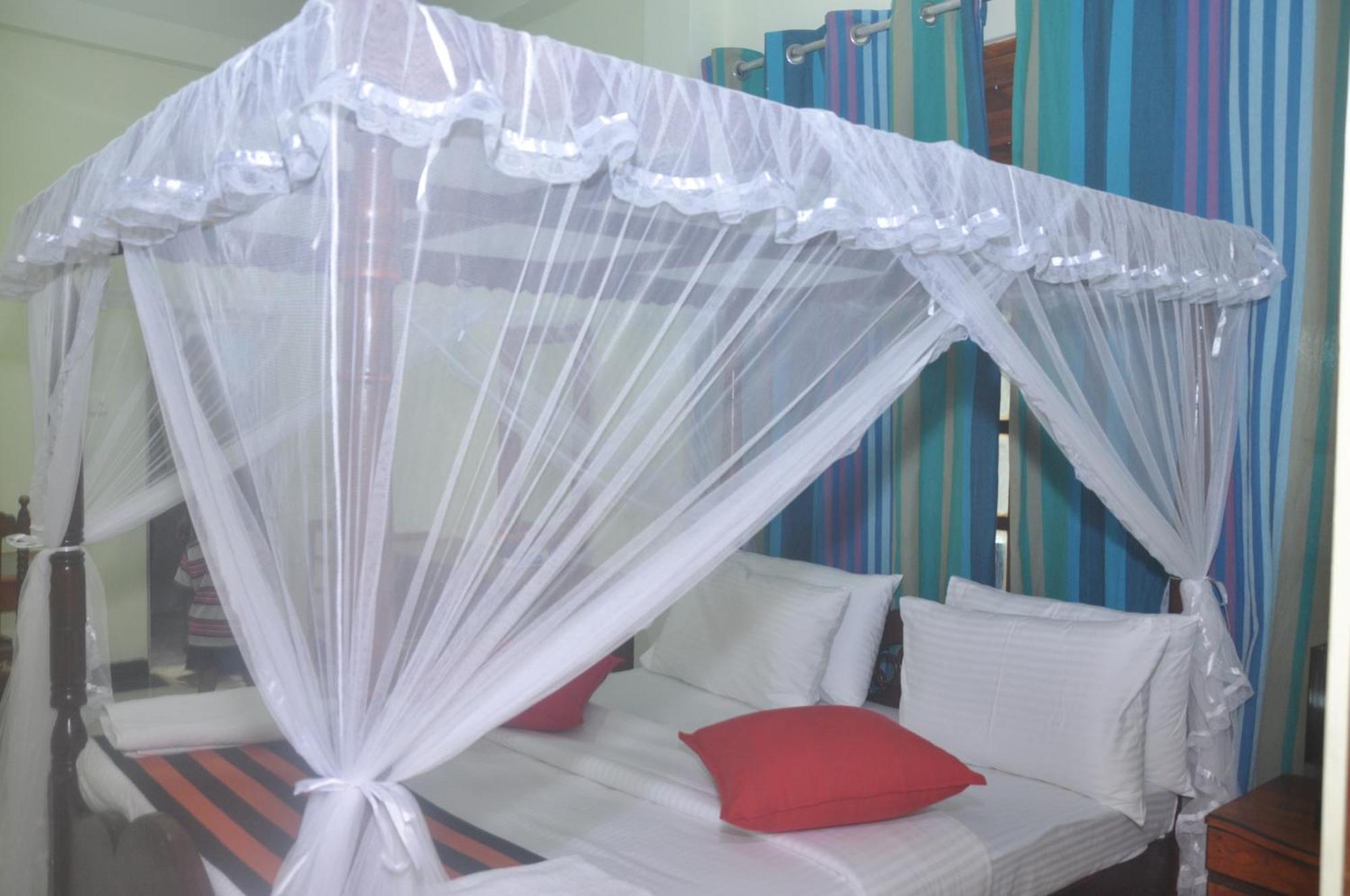 The Max Villa Negombo Buitenkant foto