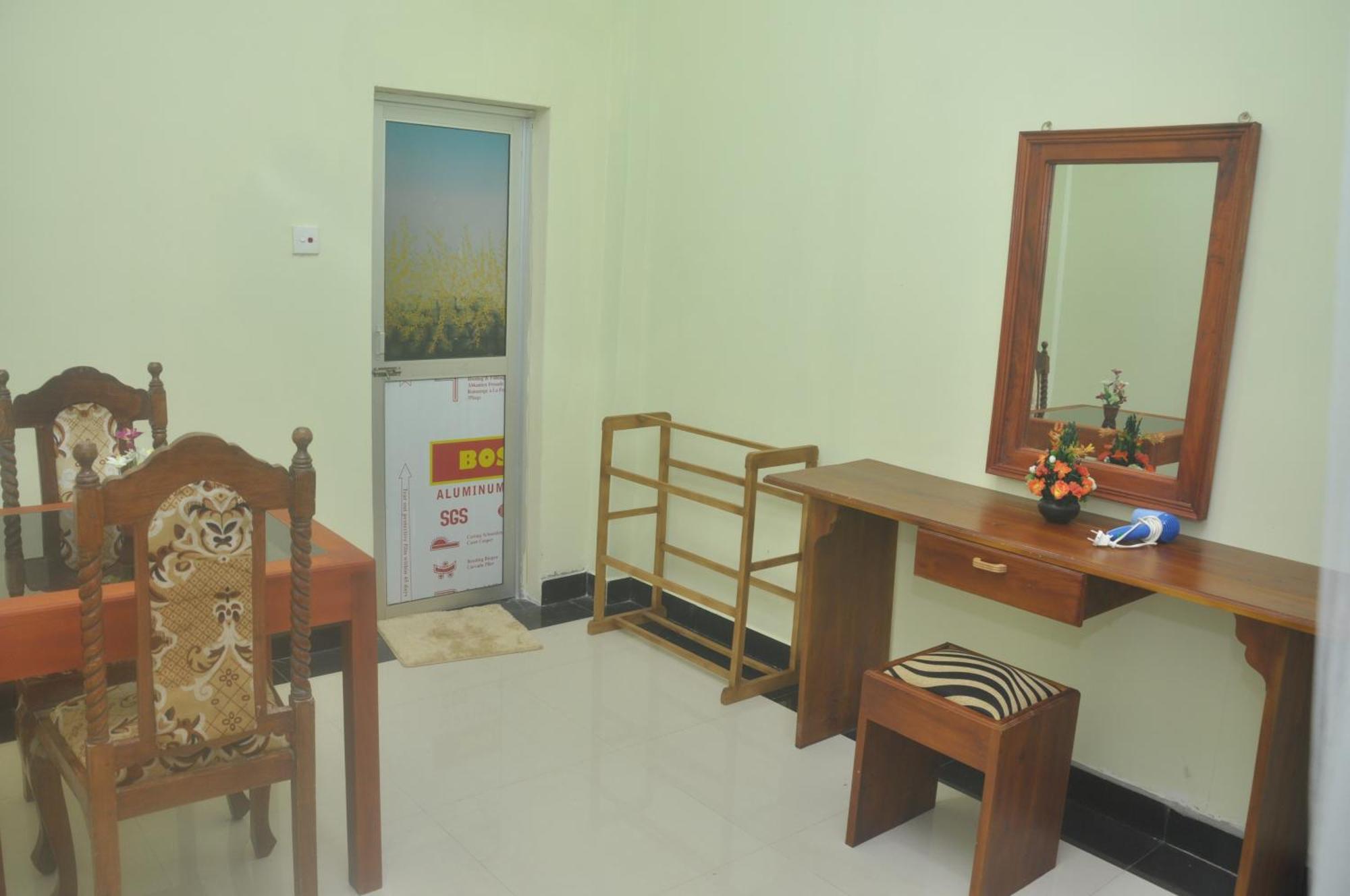 The Max Villa Negombo Buitenkant foto
