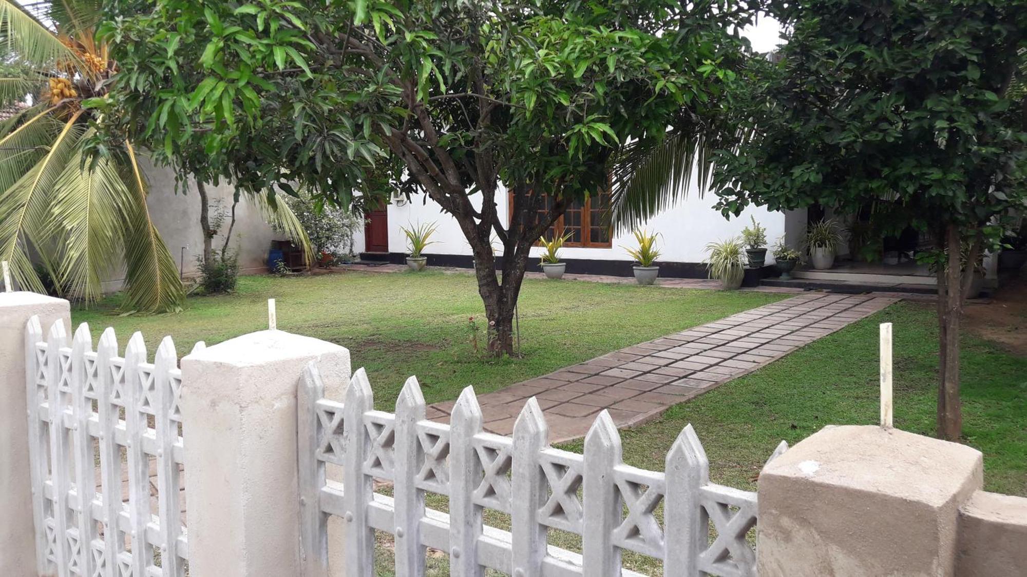 The Max Villa Negombo Buitenkant foto