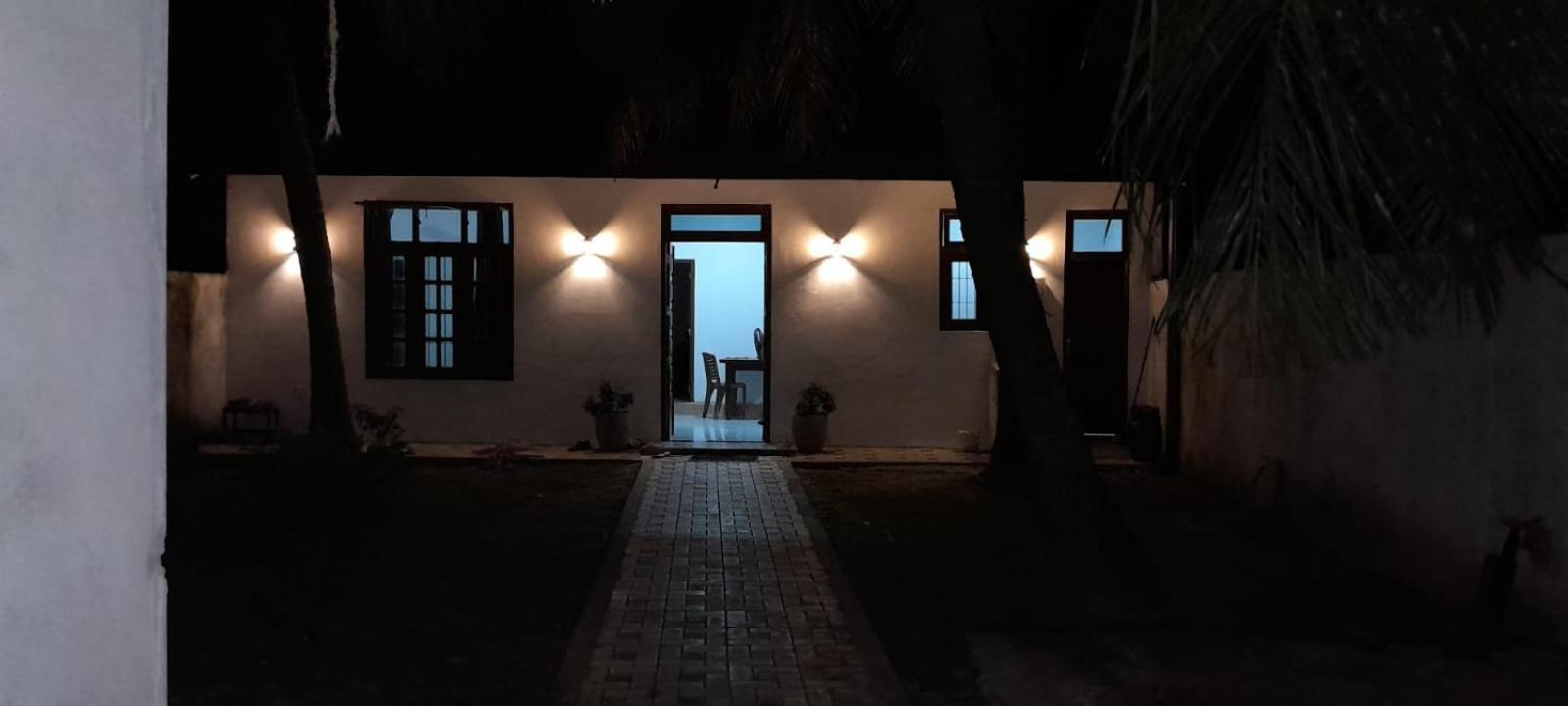 The Max Villa Negombo Buitenkant foto