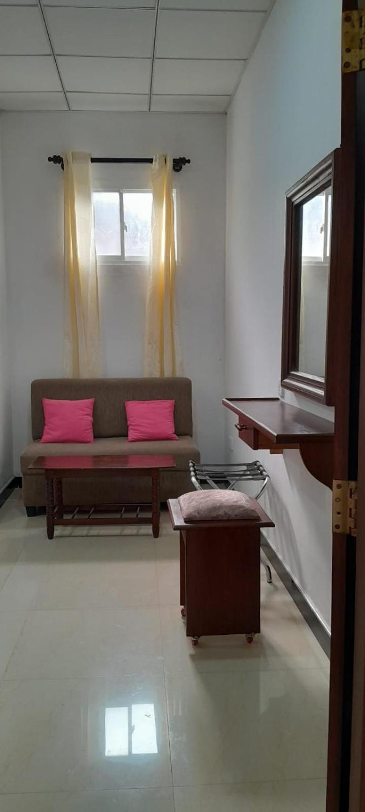 The Max Villa Negombo Kamer foto
