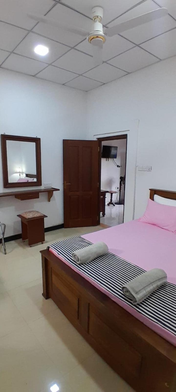 The Max Villa Negombo Kamer foto