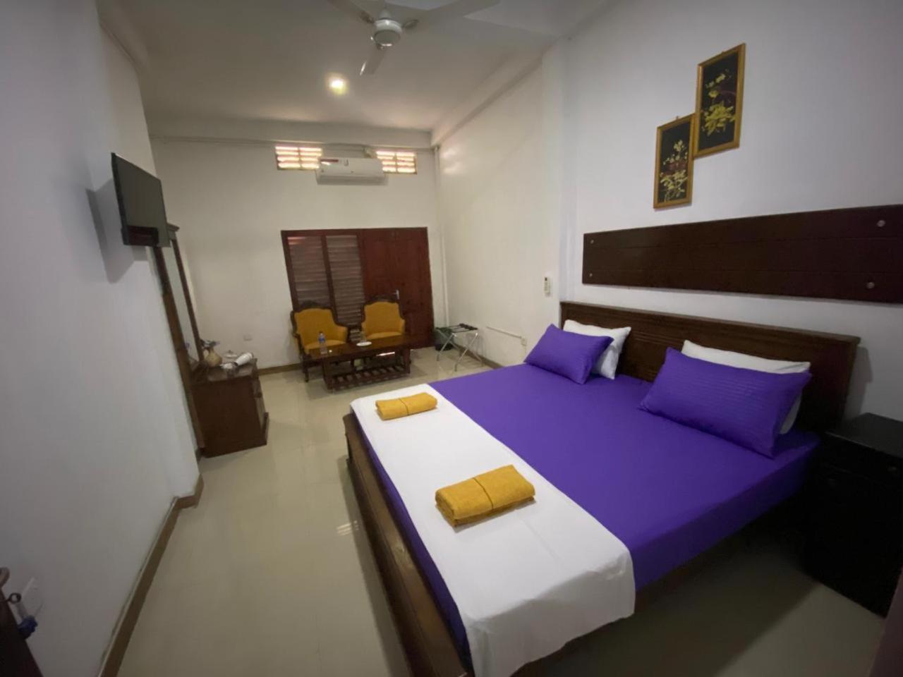 The Max Villa Negombo Buitenkant foto