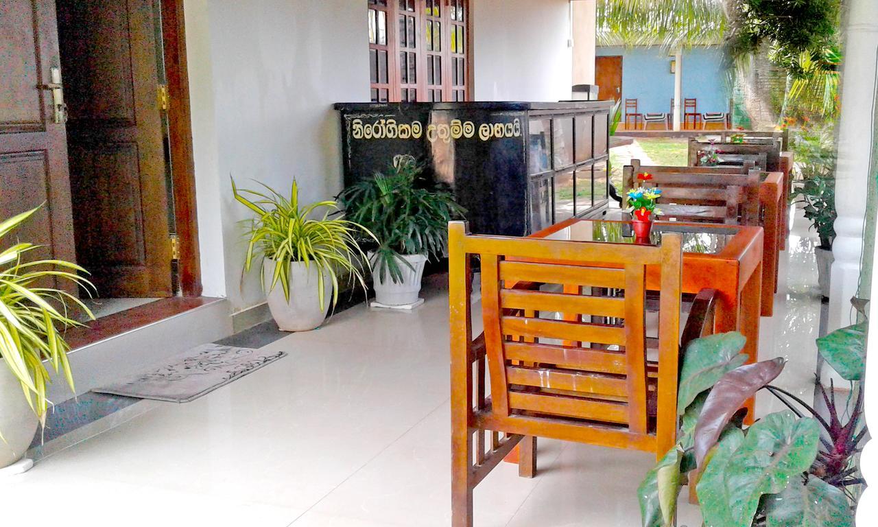 The Max Villa Negombo Buitenkant foto